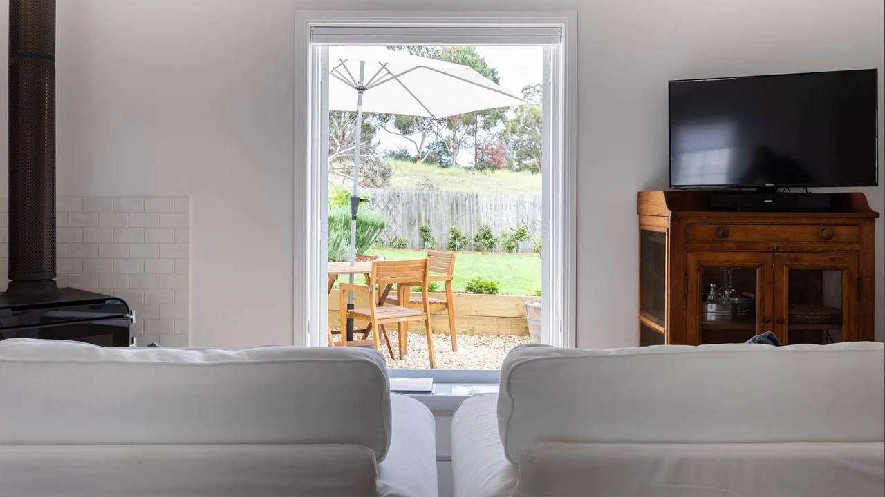 A Cottage In Richmond living