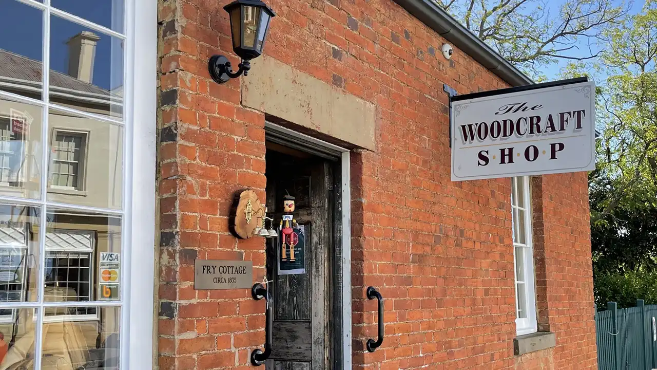 The Woodcraft Shop outside