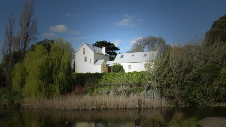 mill house cottage banner
