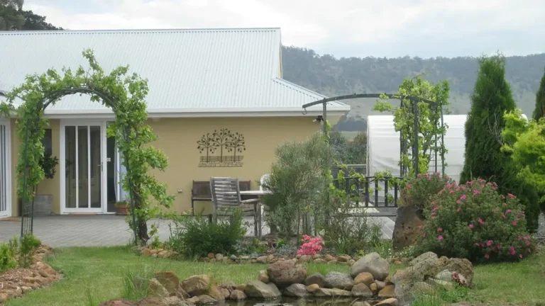 taras richmond farmstay